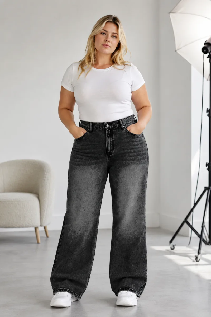 Kadın Büyük Beden Füme İşlemeli Arka Lastikli Boru Paça Denim Pantolon